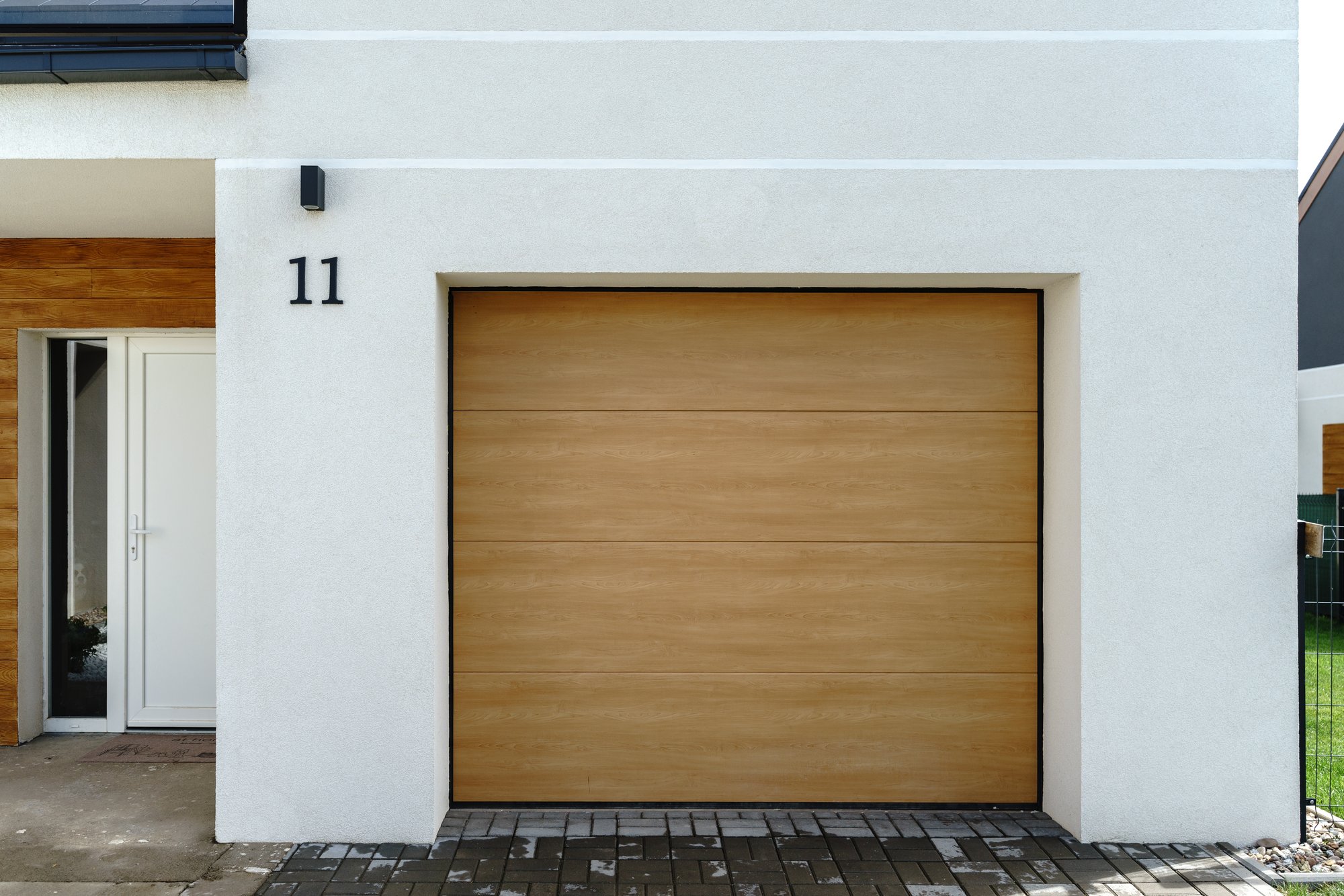 Garage met roldeur foto